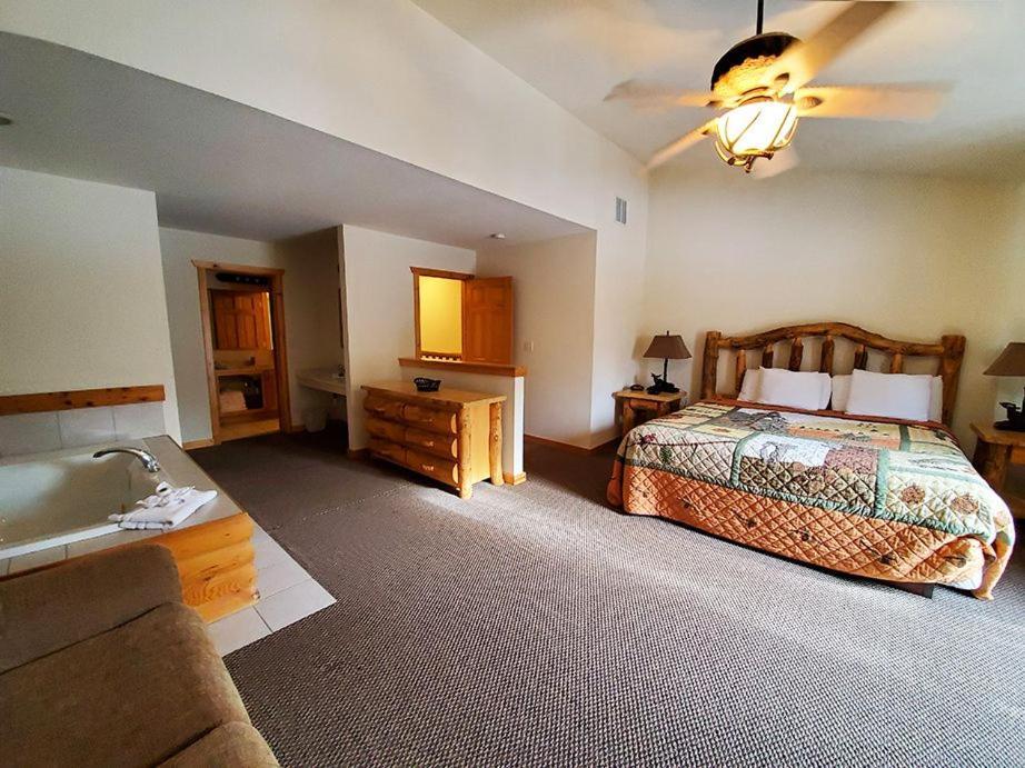 Grand Bear Resort At Starved Rock Utica المظهر الخارجي الصورة
